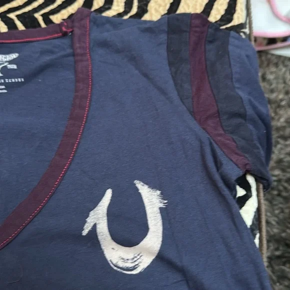 v neck long sleeve true religion t shirt never worn - Picture 2 of 2